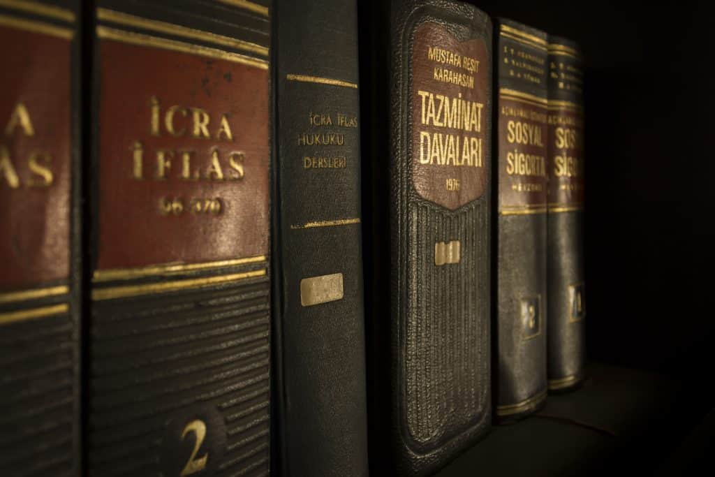 diferenciar leyes decretos y órdenes